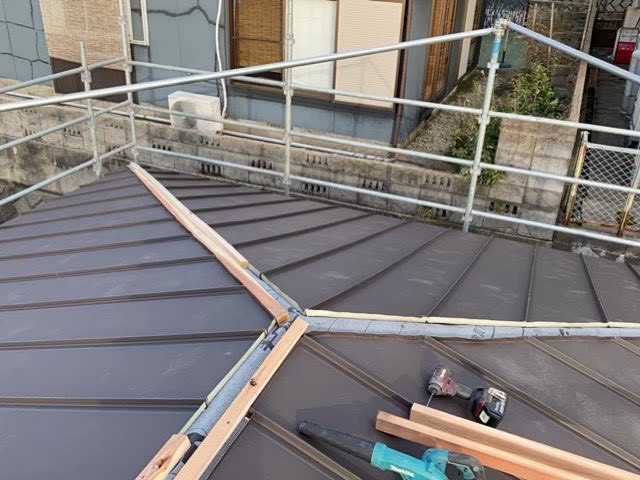立平板金を施工